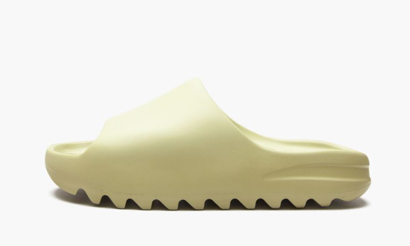 Yeezys Slide "Desert Sand"